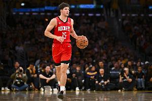 破荒！谢泼德弧顶坚决出手 飙中火箭本场首记三分